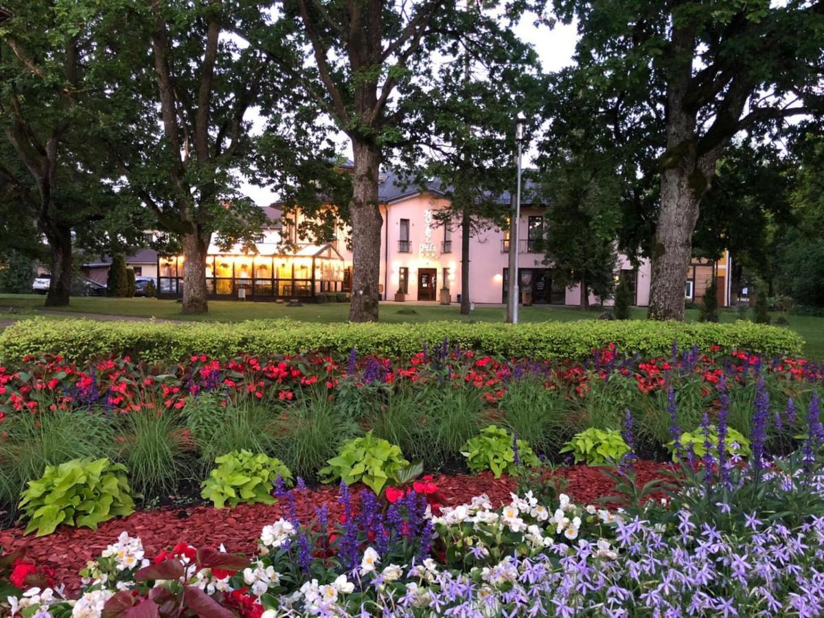 Hotel Pils With Self-Check In Sigulda Exterior foto